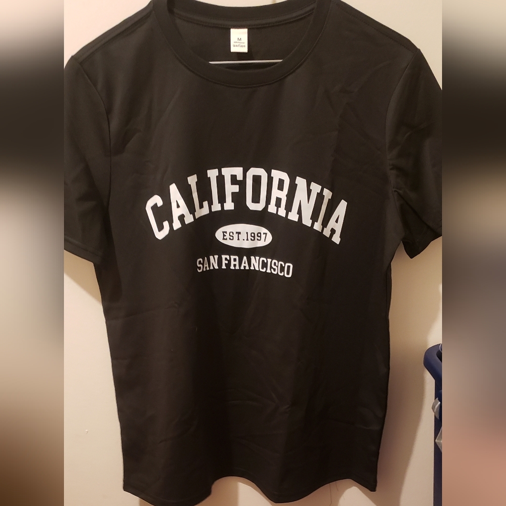 BNWOT Black California San Francisco T-Shirt